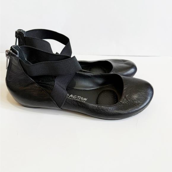 Kenneth Cole Pro Time Black Velvet Ankle Strap Ballet Flats Size 7 GUC - Picture 6 of 9